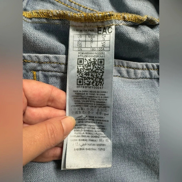 Guess Women’s Size Large Boyfriend Denim Jean Jacket With Logo Stripe Sleeves - Picture 7 of 8